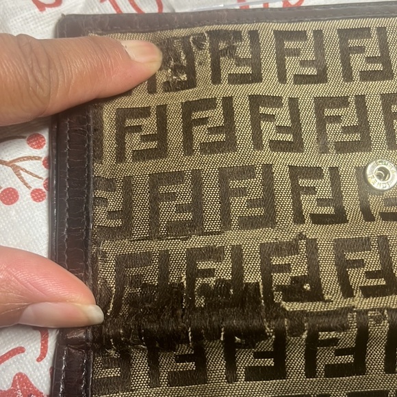 Authentic Fendi wallet - Picture 3 of 11